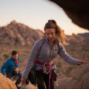 PATAGONIA WOMENS GRAY FLEECE 1/4 zip